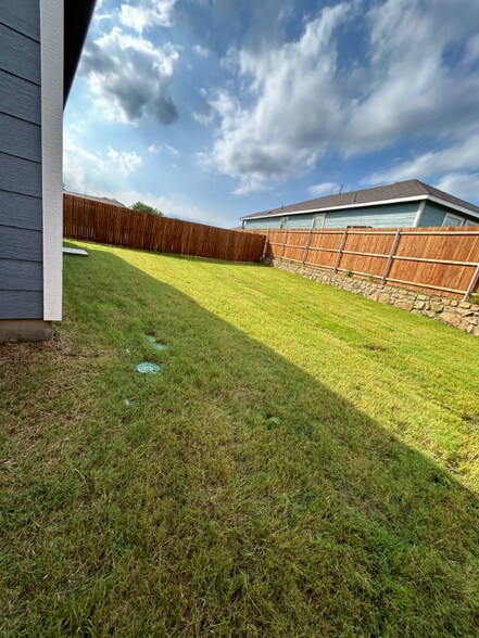 Building Photo - 1264 Eclipse Ln