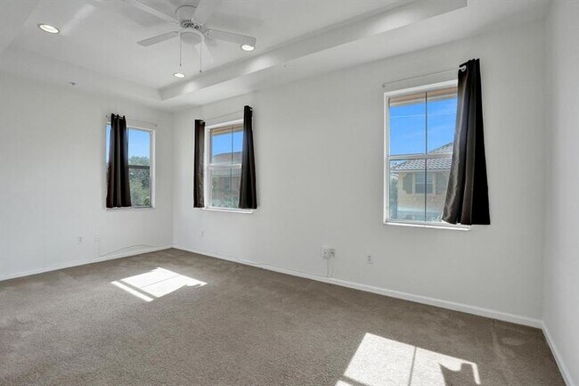 Building Photo - 3915 Passion Flower Rd