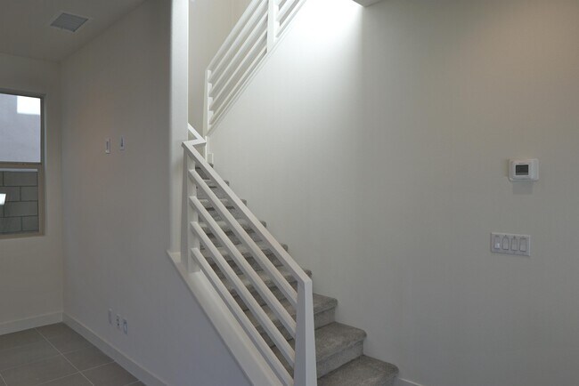 Building Photo - 36016 Franklin Dr