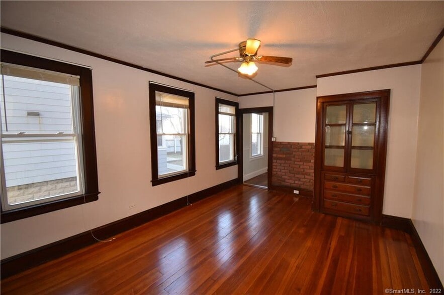 Building Photo - 73 Center St