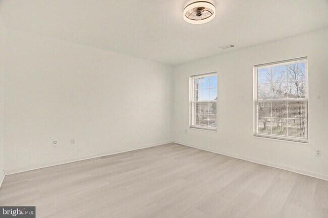 Building Photo - 14805 Strawberry Ln