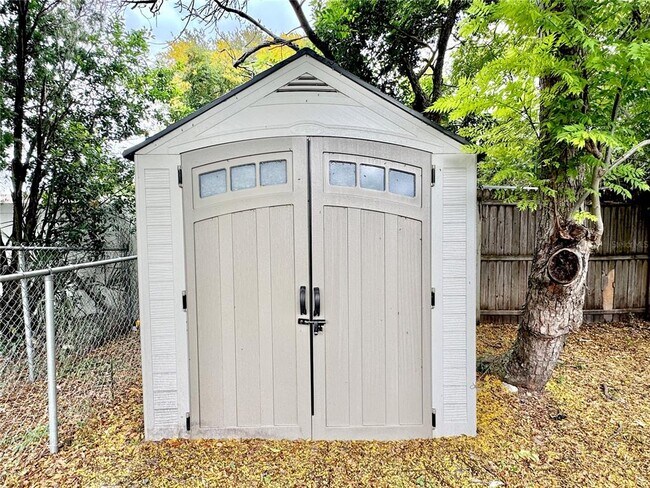 Building Photo - 7235 Potomac Dr