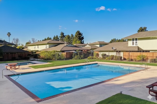 Building Photo - Spacious 2-Bedroom Condo Available for Rent in Fremont!