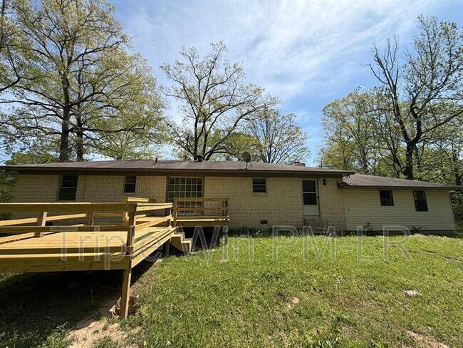 Building Photo - 17512 Bradshaw Rd