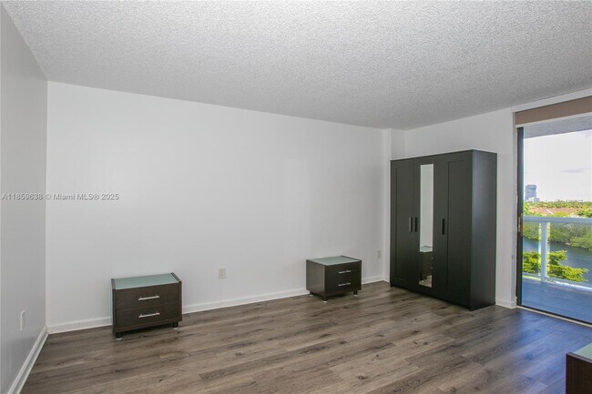 Building Photo - 20505 E Country Club Dr