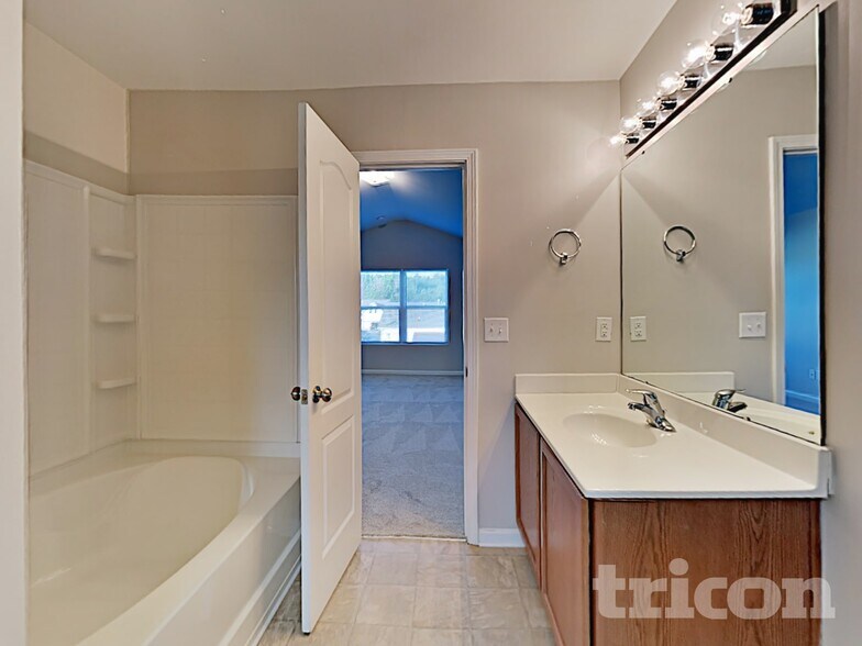 Building Photo - 576 Gentle Breeze Ln