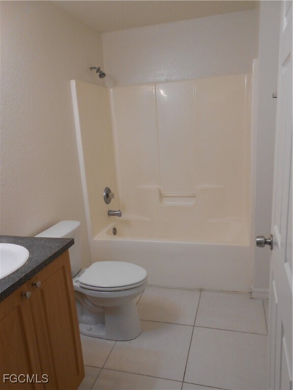 Building Photo - 4944 Golfview Blvd