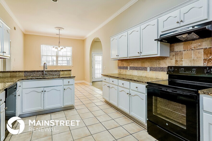 Building Photo - 1304 Riverford Cir