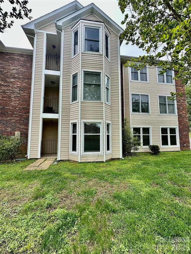 Building Photo - 10240 Rose Meadow Ln