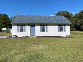 Building Photo - Rural & Adorable Rancher for Rent on large lot!