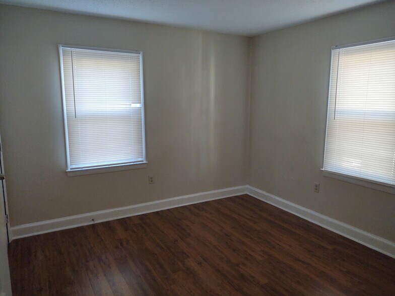 Bedroom - 1532 Hampton St