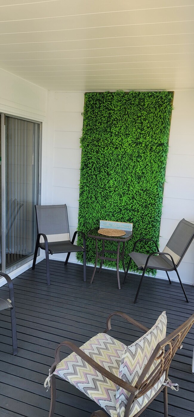 Building Photo - 3393 Poinsettia Dr