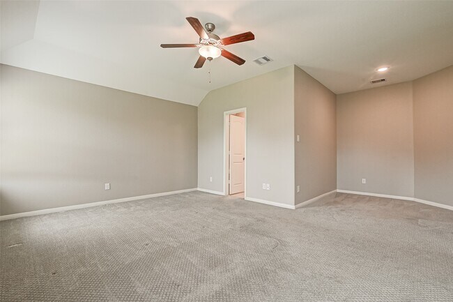 Building Photo - 18118 Van Berkel Ln