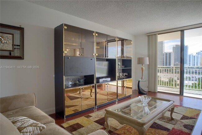 Building Photo - 210 174th St