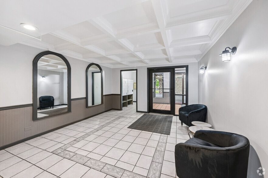 Lobby Photo - Woodview Apartments
