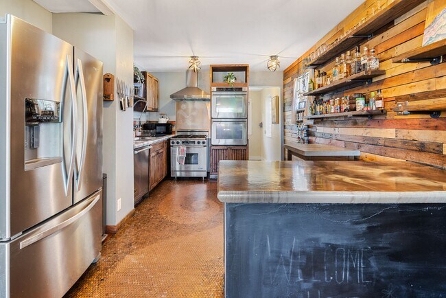 Building Photo - 3815 S Knox Ct