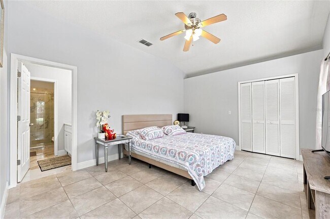 Building Photo - 2537 Chatham Cir