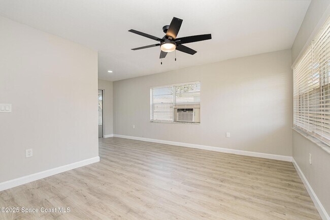 Building Photo - 122 Niemira Ave