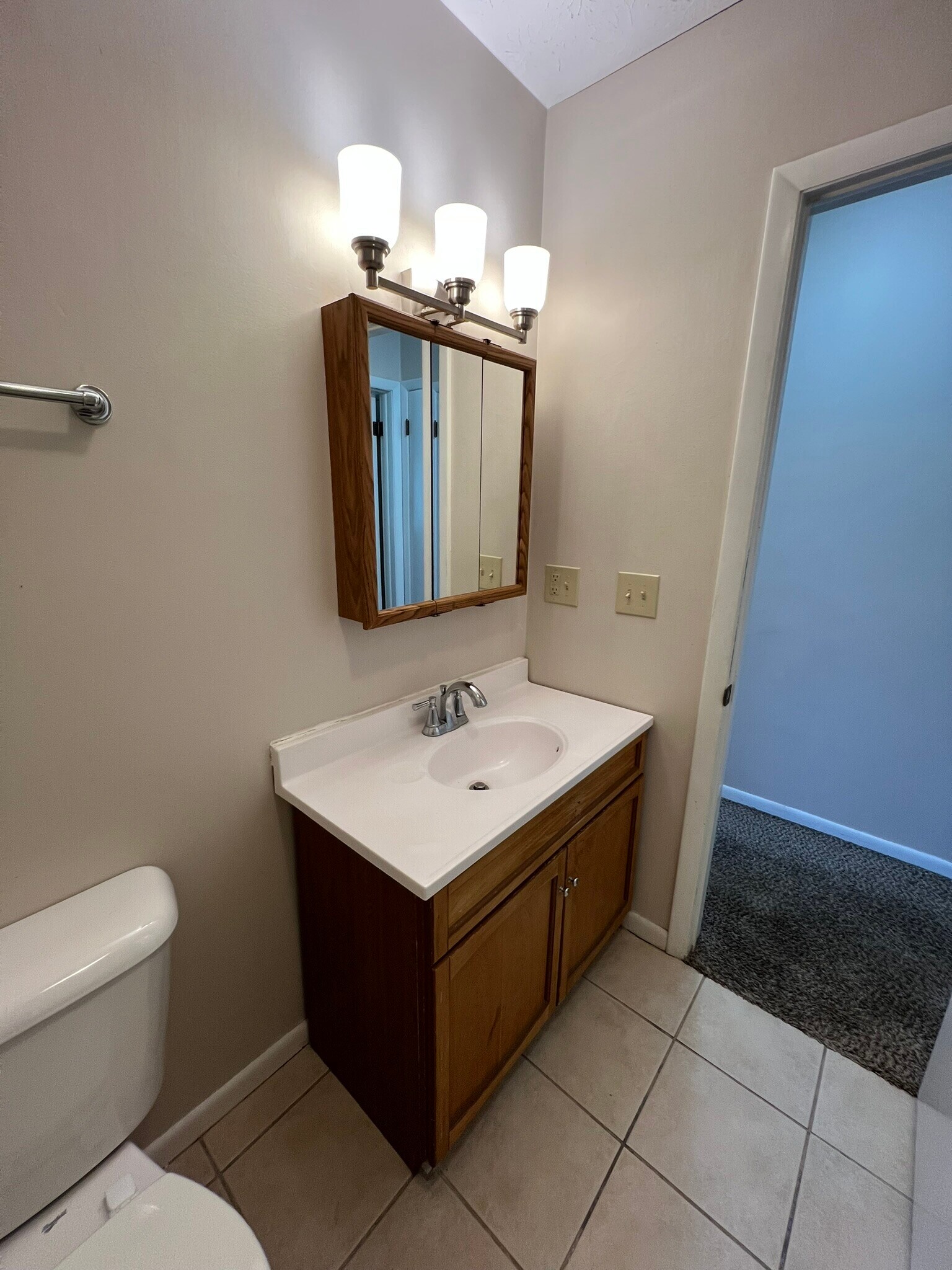 Building Photo - 157 Hickory Ln