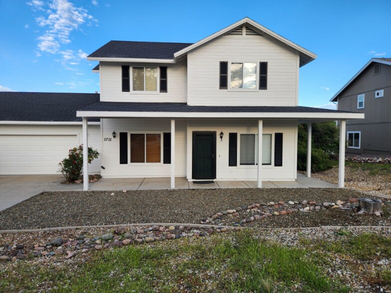 Primary Photo - 5701 N Squaw Dr