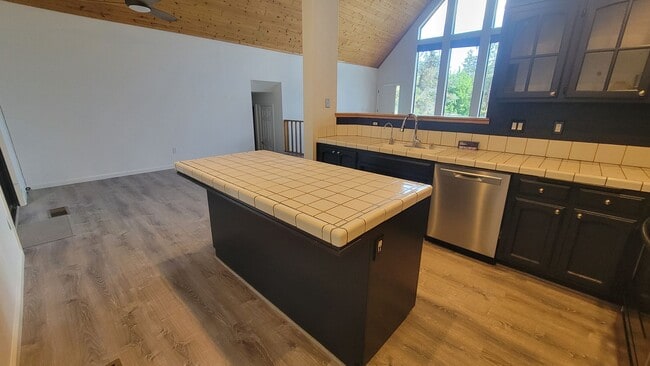 Building Photo - 1617 Zion Way