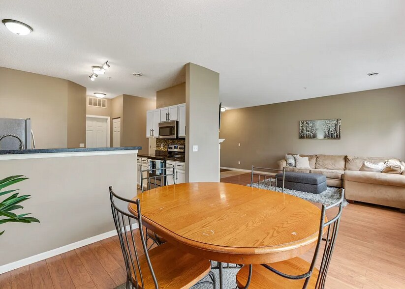 Building Photo - 5100 Holly Ln N