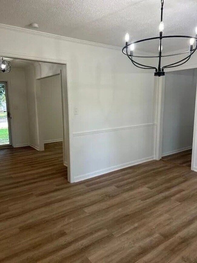 Building Photo - GORGEOUS RENOVATED HOME