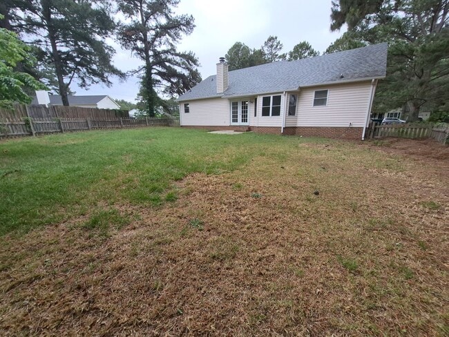 Building Photo - NEW LISTING!