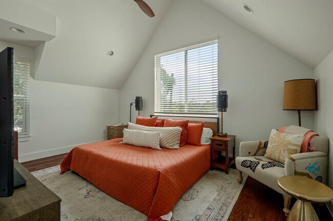 Building Photo - 2812 Oak Springs Dr
