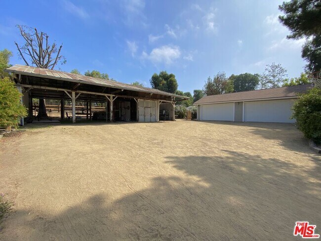 Building Photo - 1343 Rancho Ln