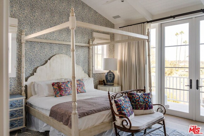 Building Photo - 5770 Busch Dr