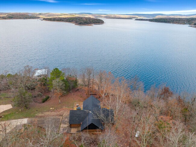 Building Photo - 19412 Pinecrest Ln