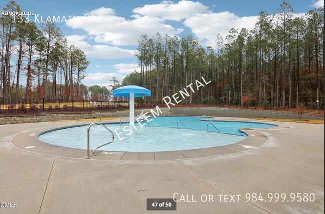 Building Photo - 133 Klamath Dr