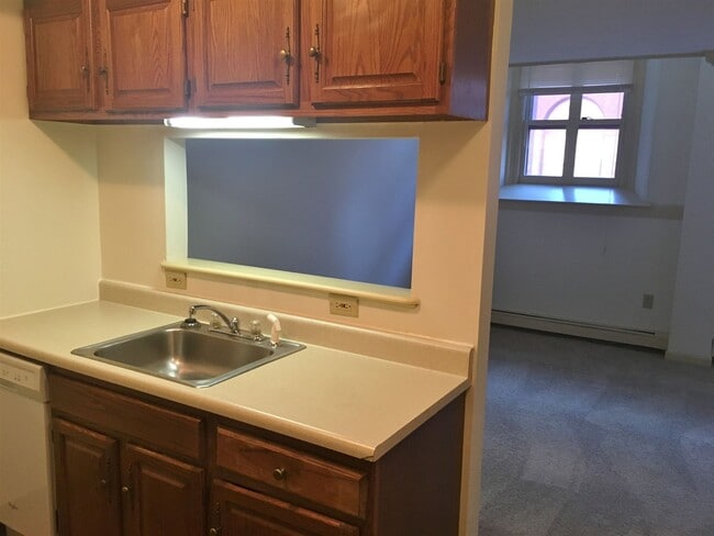 Building Photo - 124 Orange St