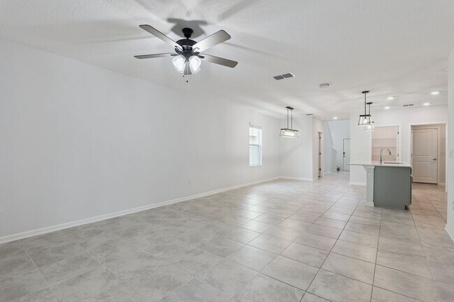 Building Photo - Spacious and Modern 5 Bedroom Home in Gated Arden Park North