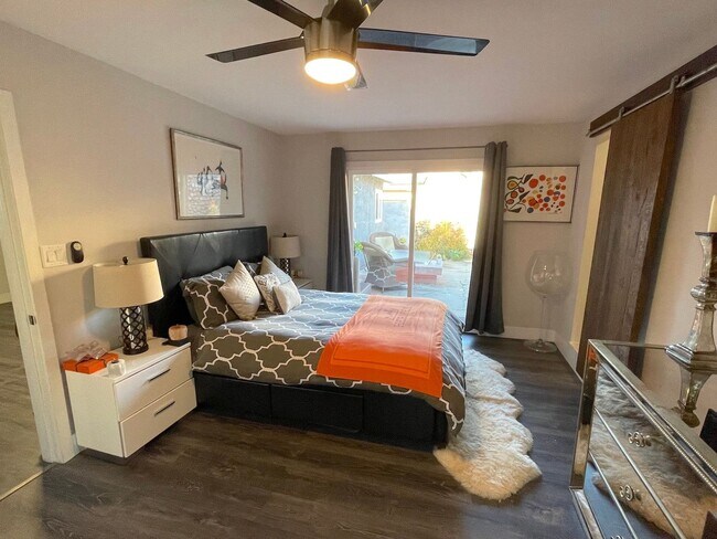 Building Photo - Newly Remodeled Home with HUGE Fenced Yard