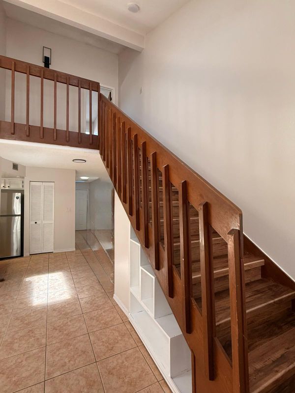 Building Photo - 387 Knox McRae Dr