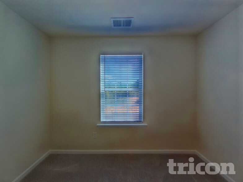 Building Photo - 5810 Oak Br Cir