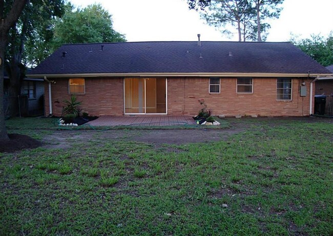Building Photo - 7422 Dunlap St
