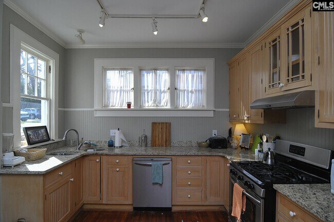 Building Photo - 1012 Laurens St