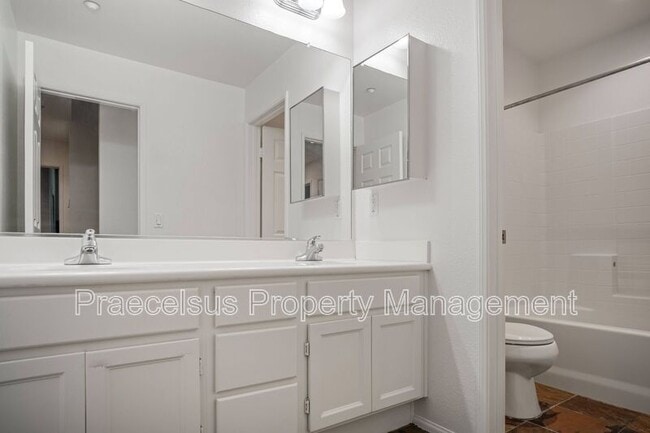 Building Photo - 2374 Calle Torreno