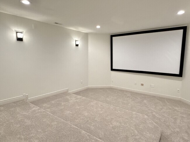 Building Photo - 14328 S Log Home Ln