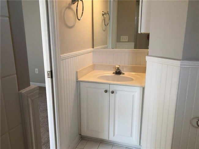 Building Photo - 16 Villa Ct SE