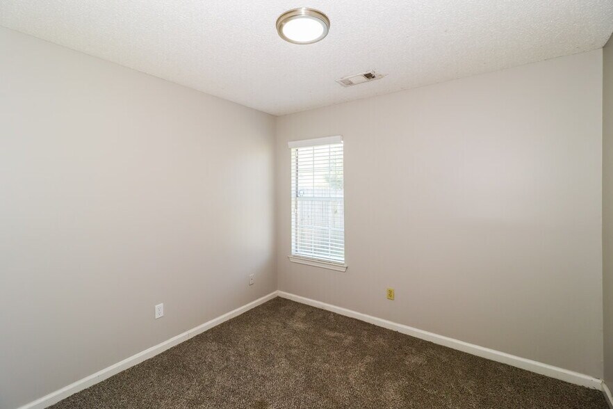 Building Photo - 1247 Trotters Stop Cove