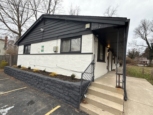 Primary Photo - Kirkup Ave