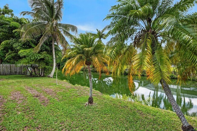 Building Photo - 16840 SW 87th Ave