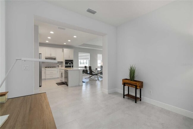 Building Photo - 223 O'keeffe Cir