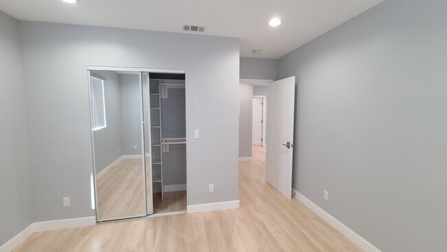 Building Photo - 84(142-144 1/2)