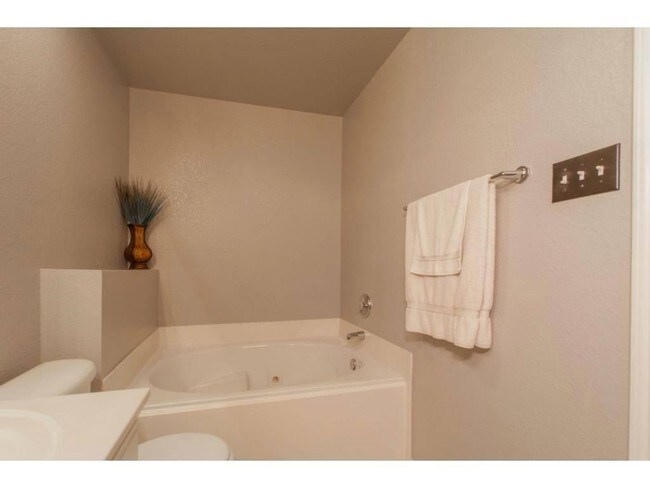 Building Photo - 4537 High Cotton Tr
