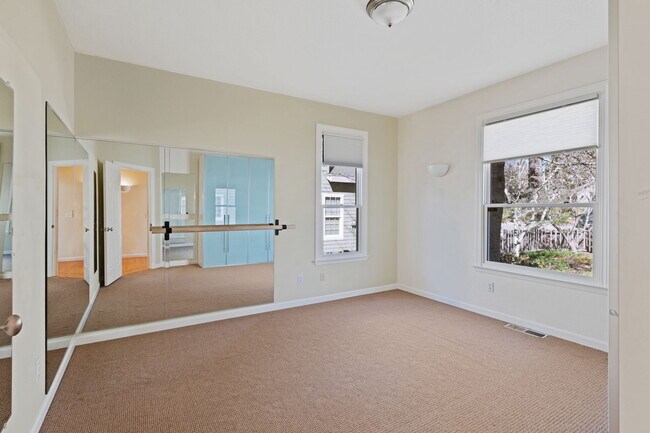 Building Photo - 8161 Ragle Pl